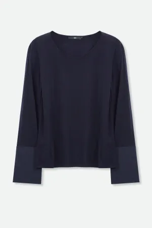 ALIA SOFT V-NECK TOP WITH SILK CUFF DETAIL IN FINE MERINO WOOL