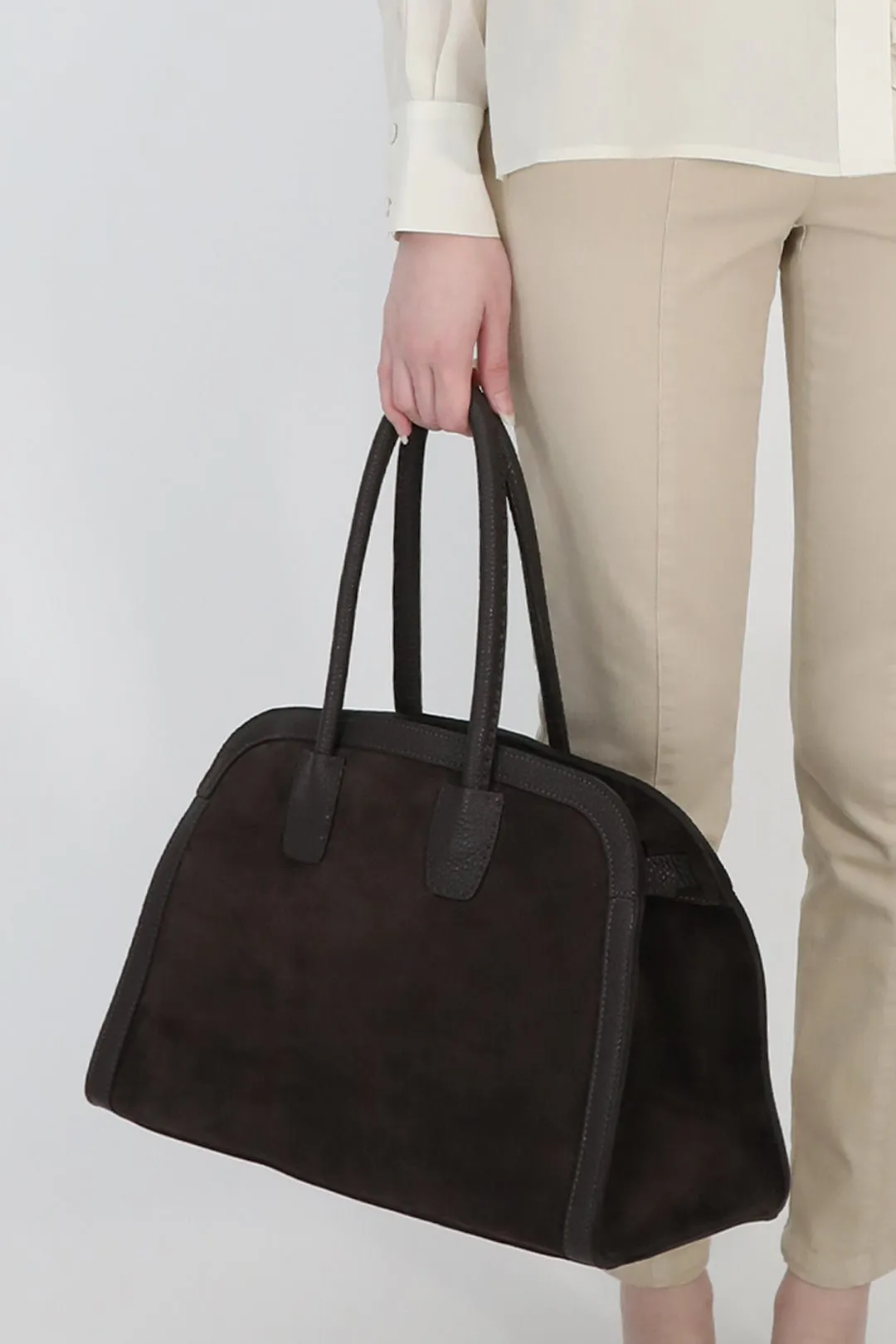 ARDEN 15 BAG IN ITALIAN SUEDE GREYHOUND-GREY