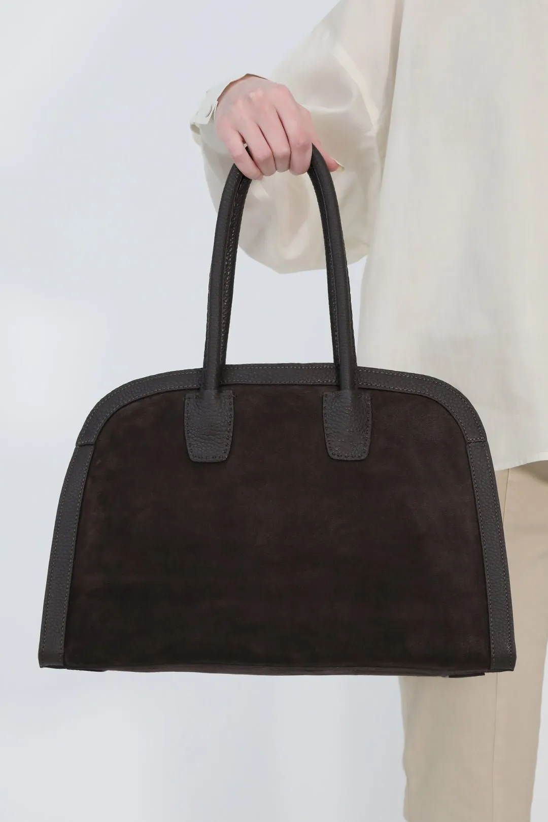 ARDEN 15 BAG IN ITALIAN SUEDE GREYHOUND-GREY