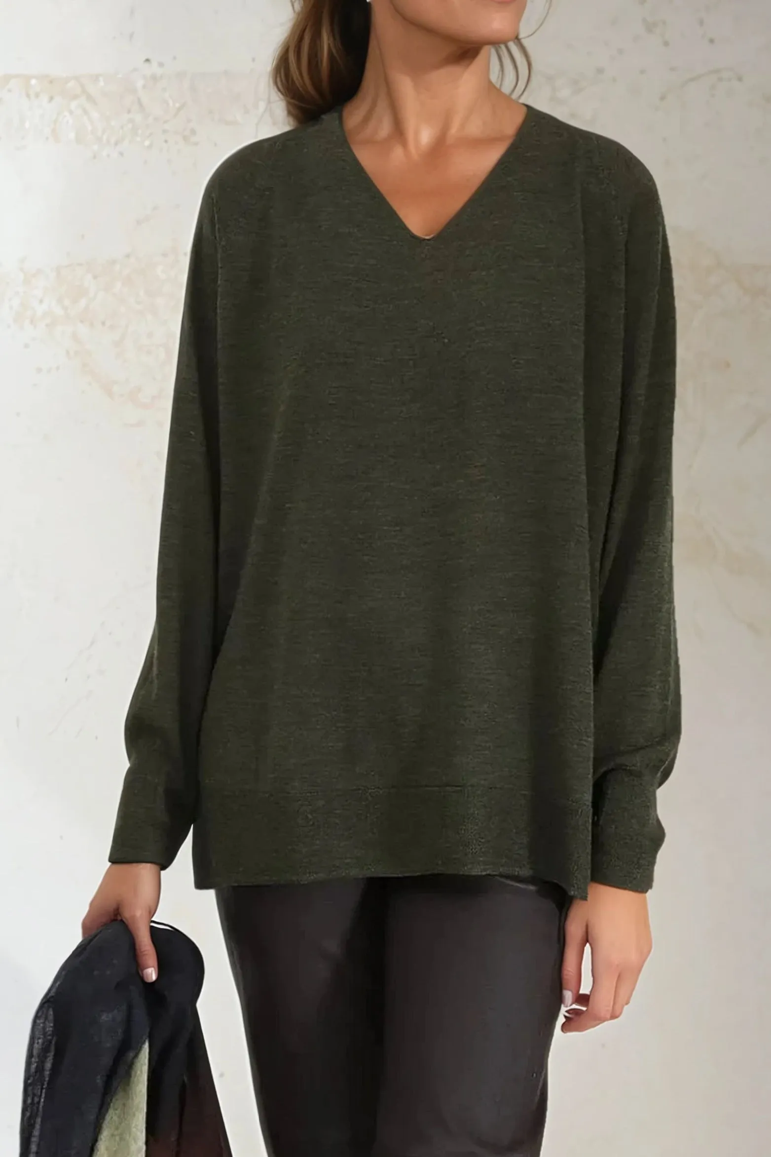 AVERY AMICO BOYFRIEND V NECK IN FINE ITALIAN MERINO