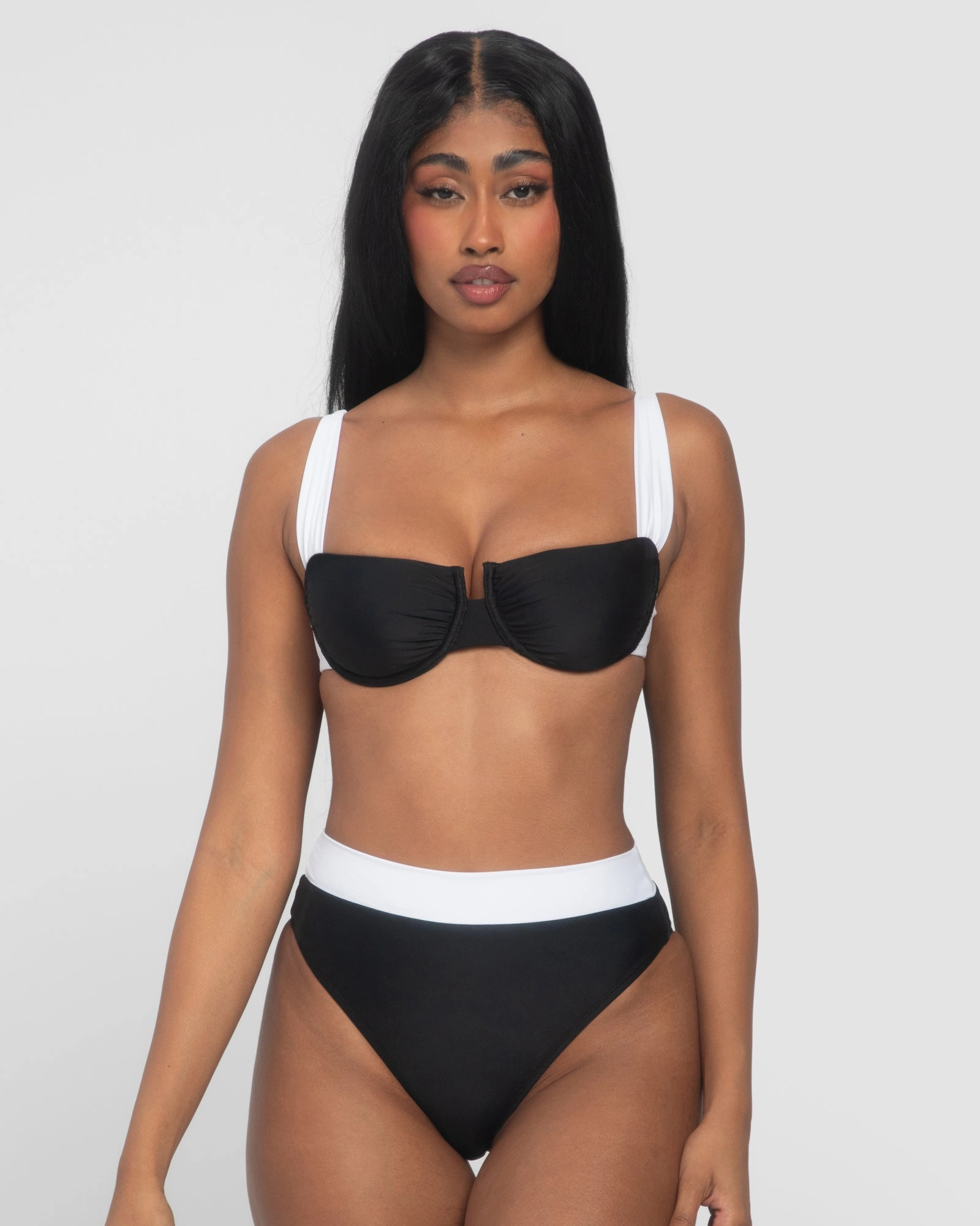 Brazilian Ruched Back Kini Bottom - Black/White