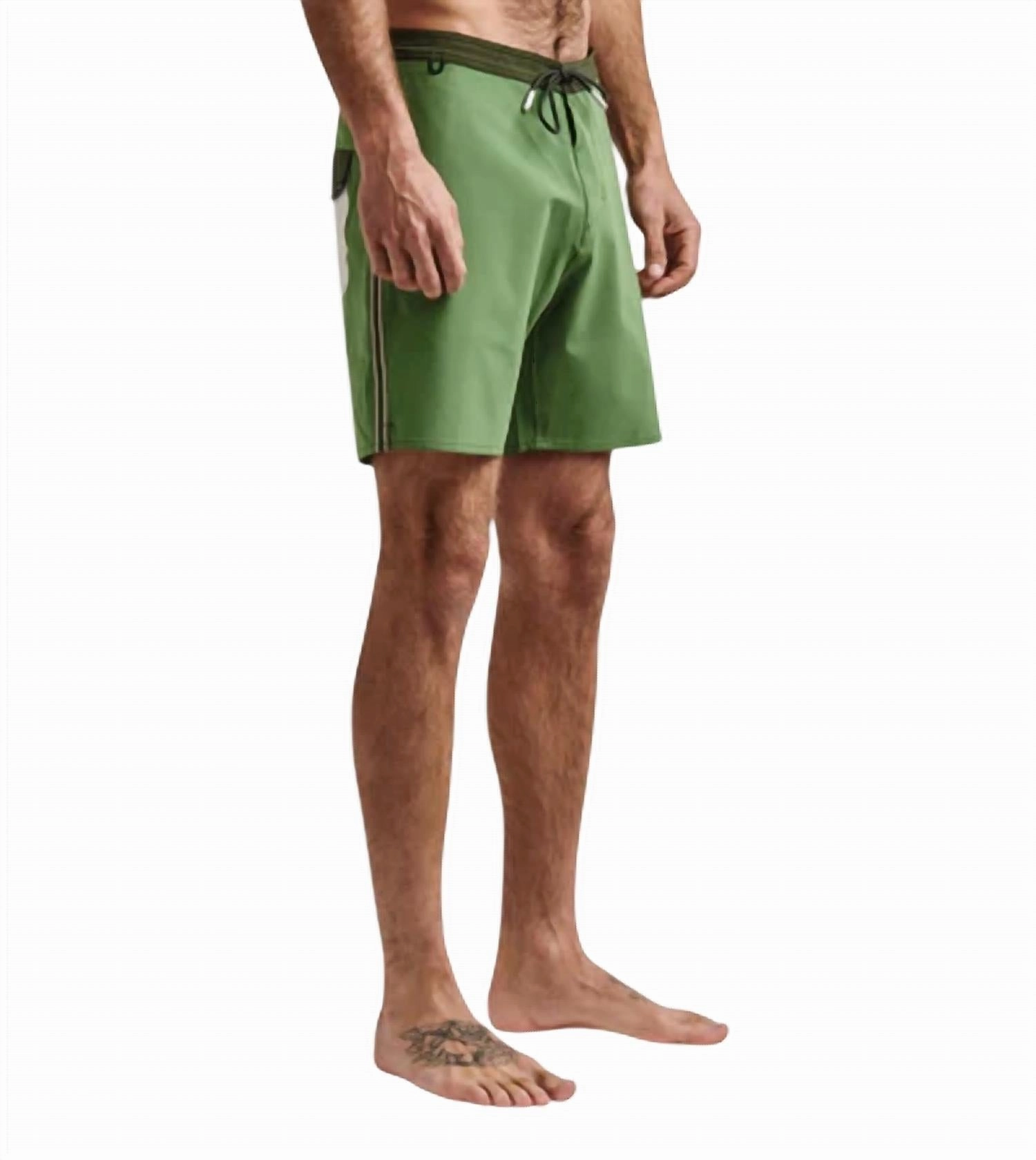 Chiller Boardshorts 17" In Jungle Green