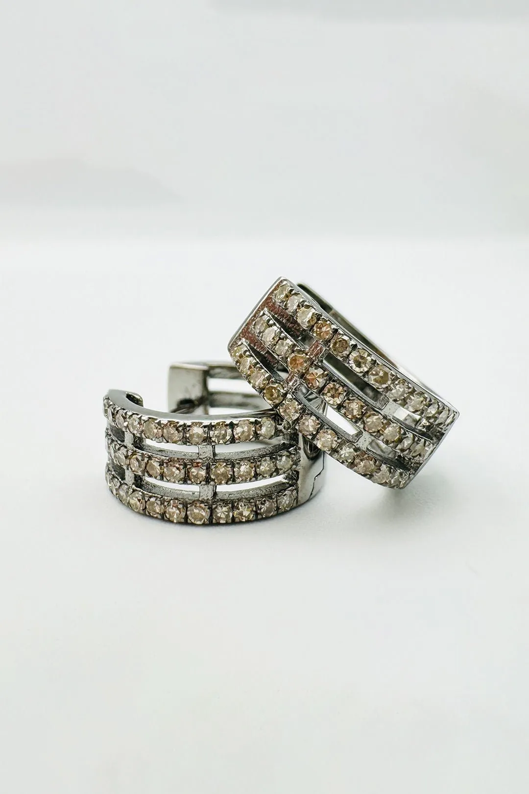EMILY SS TRIPPLE DIAMOND HUGGIES EARRING