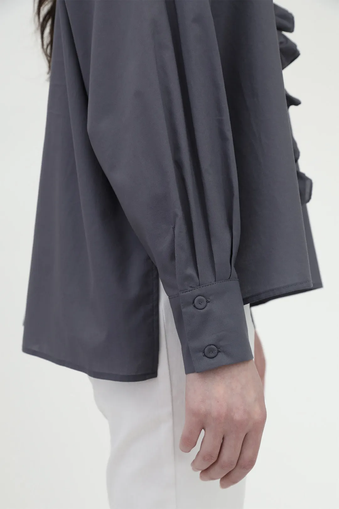 FLEUR RUFFLE SHIRT IN COTTON SLATE GREY