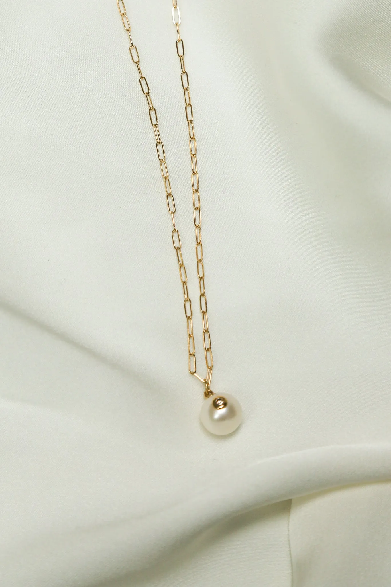 FRESH WATER PEARL NECKLACE