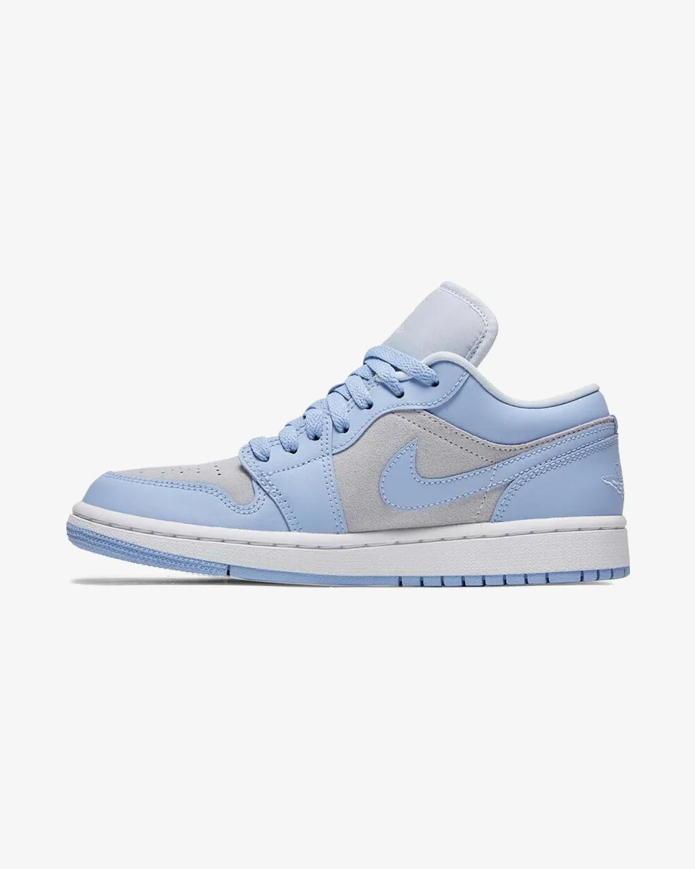 NIKE AIR JORDAN1 LOW WMNS UNIVERSITY BLUE FOOTBALL GREY