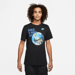 NIKE SPORTSWEAR "GOOD VIBES" TEE (BLACK)