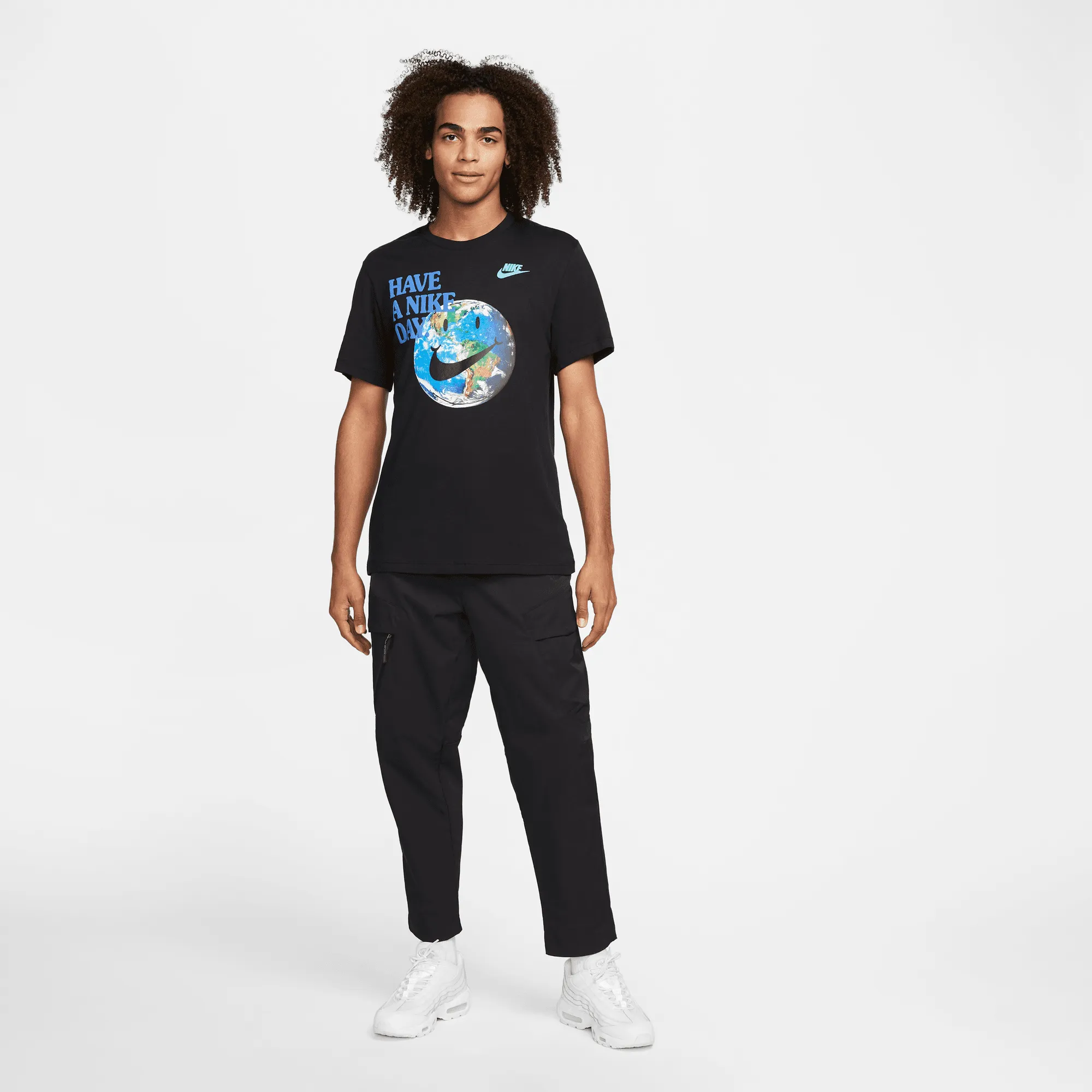 NIKE SPORTSWEAR "GOOD VIBES" TEE (BLACK)