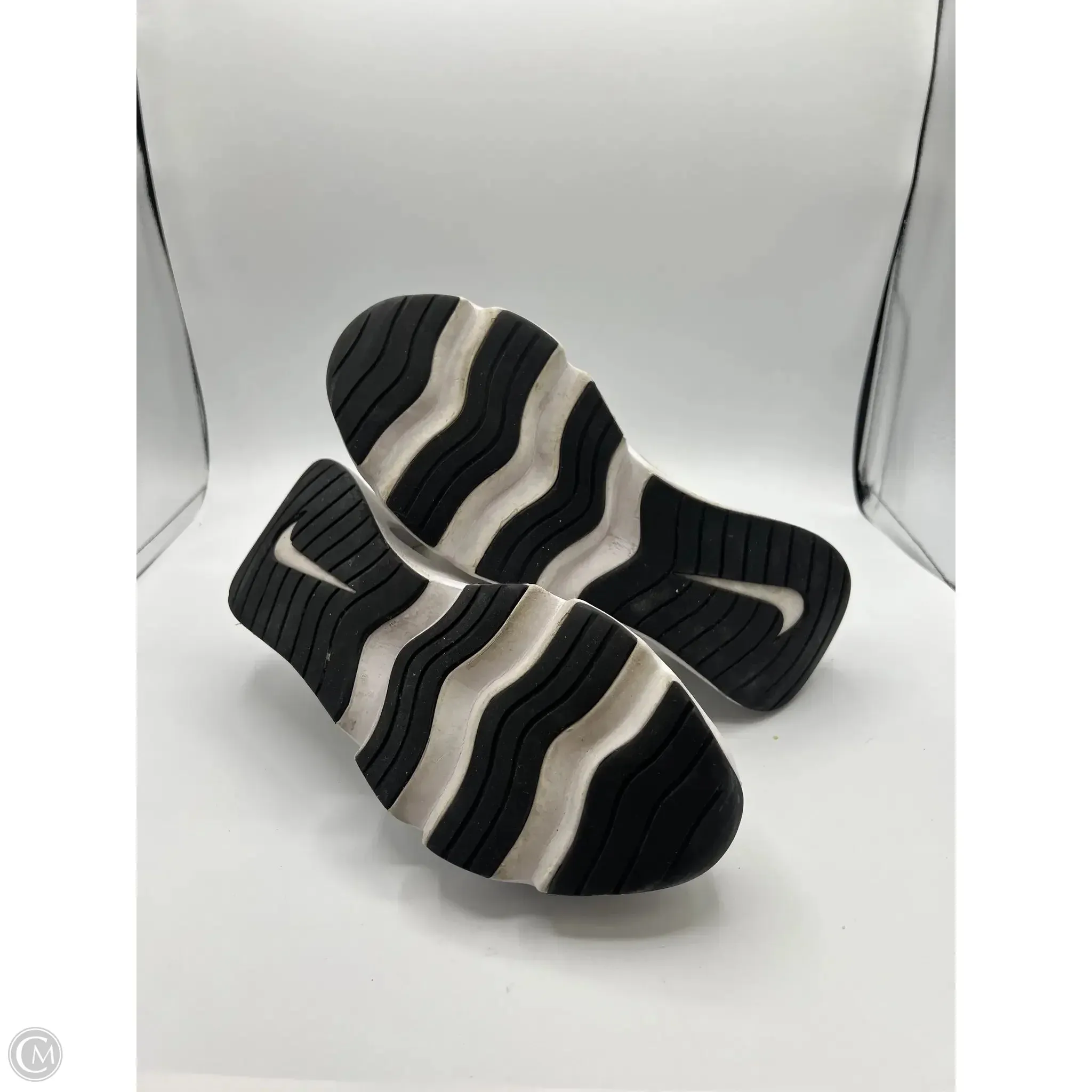 Shoes Athletic By Nike In White, Size: 6.5 nike
