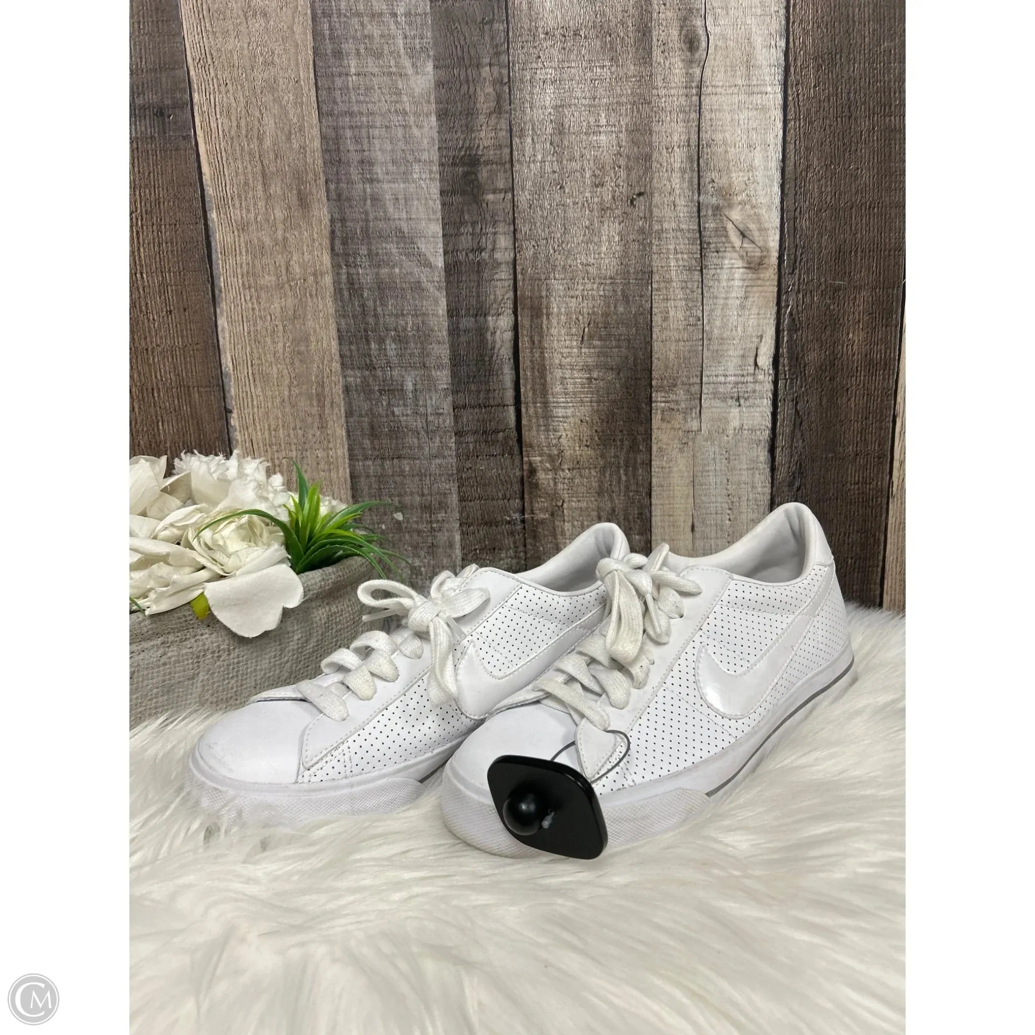 Shoes Athletic By Nike In White, Size: 7.5 nike