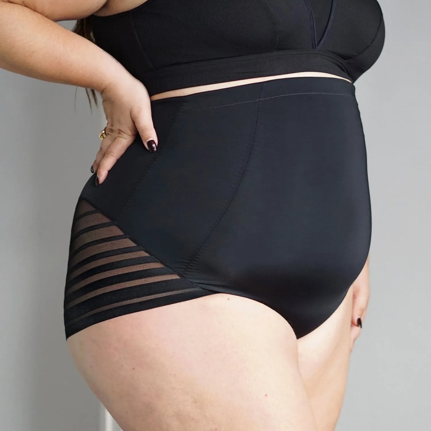 Smoothwear Super High Waist Panties - Black