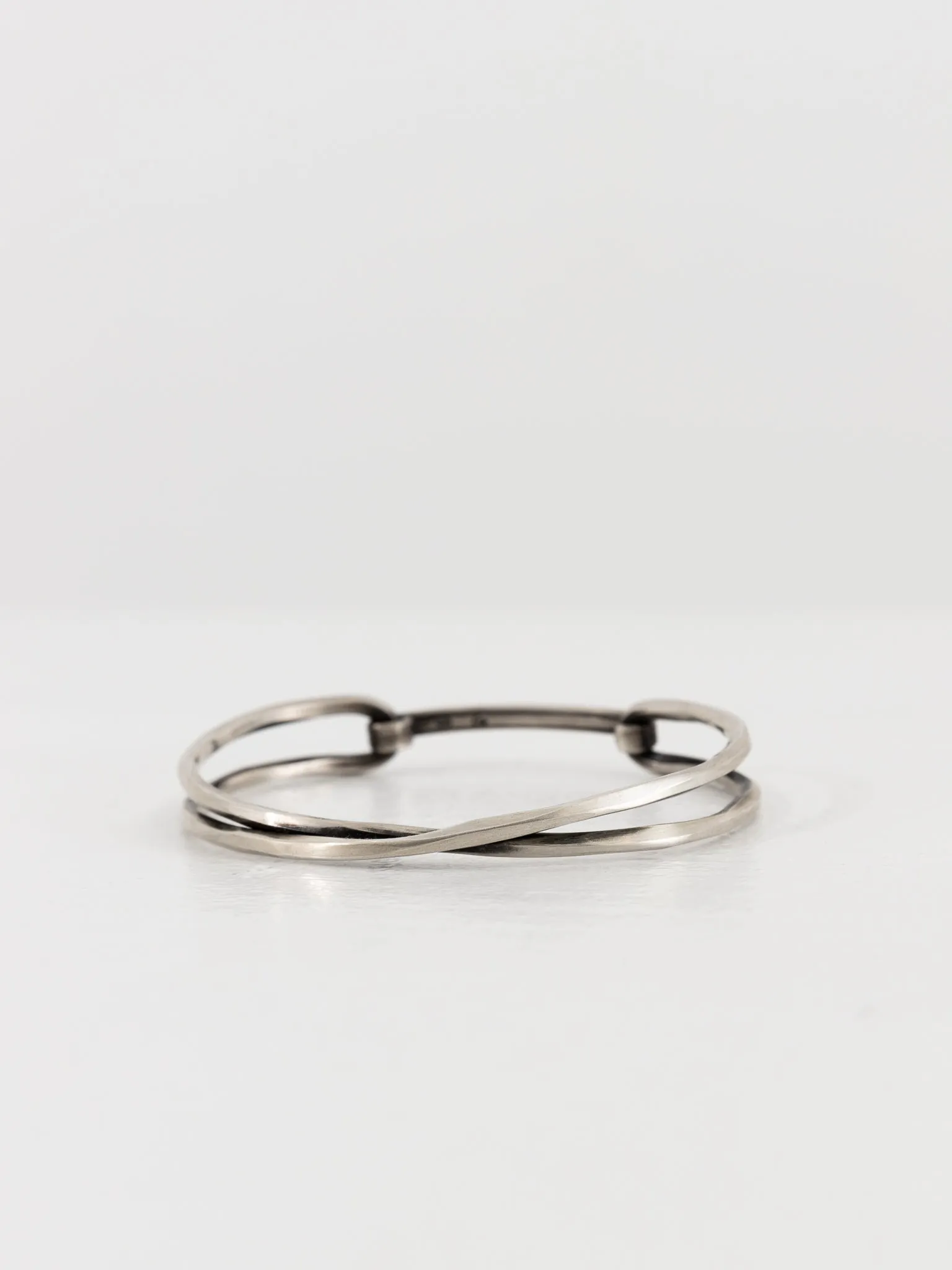 Werkstatt:Mnchen Bracelet Crossed