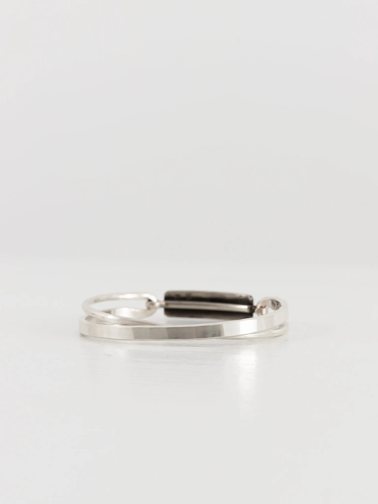 Werkstatt:Mnchen Bracelet Flat Crossed